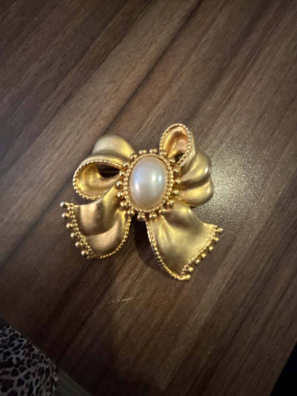 Ciner Vintage Gold Tone Bow Faux Pearl Pin Brooch